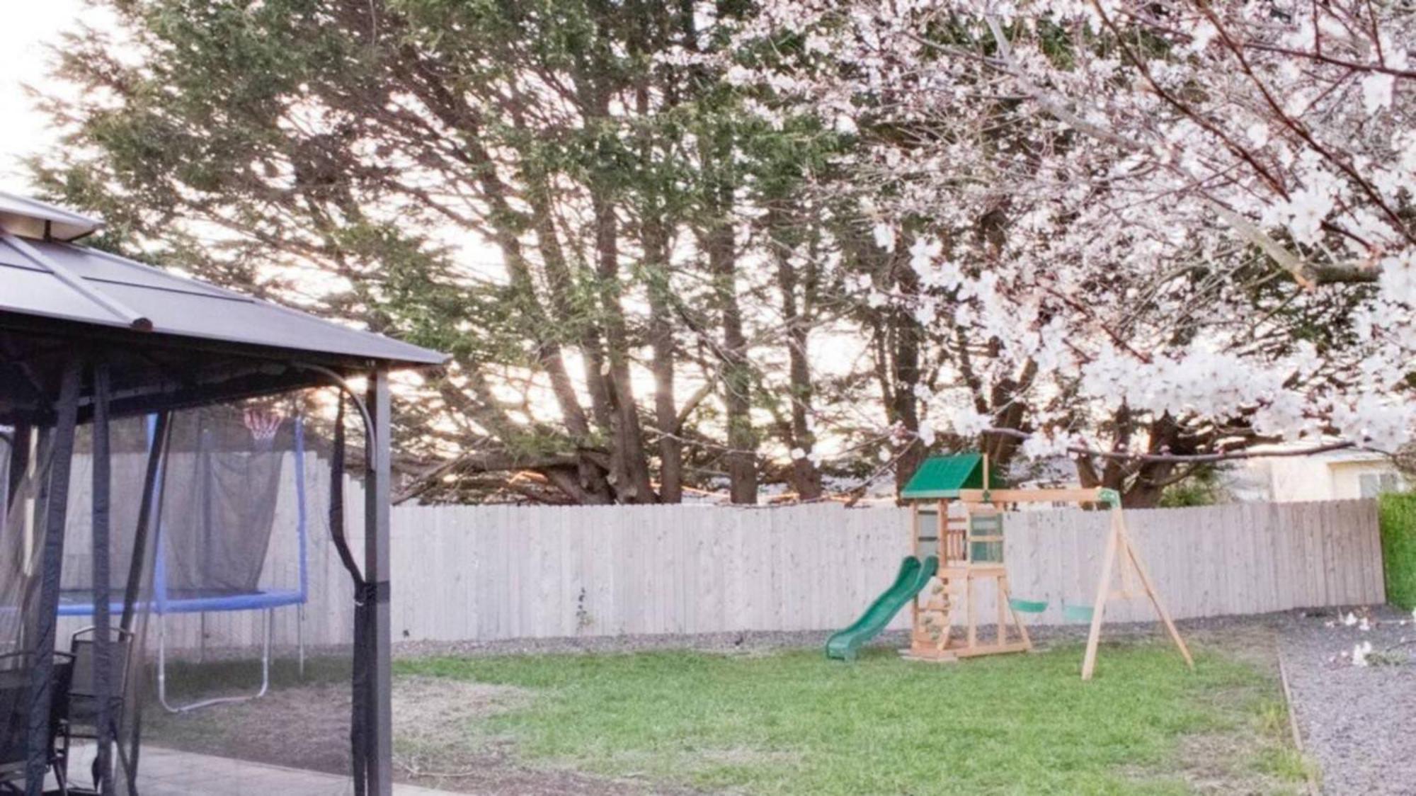 Private Home - Playground, Jumping Mat, Bbq, Darts, Firepit, Gazebo, 4 Smart Tvs, White Cotton Bedding, - The Redwood Cul-De Sac Beach Retreat 新奥尔良市 外观 照片