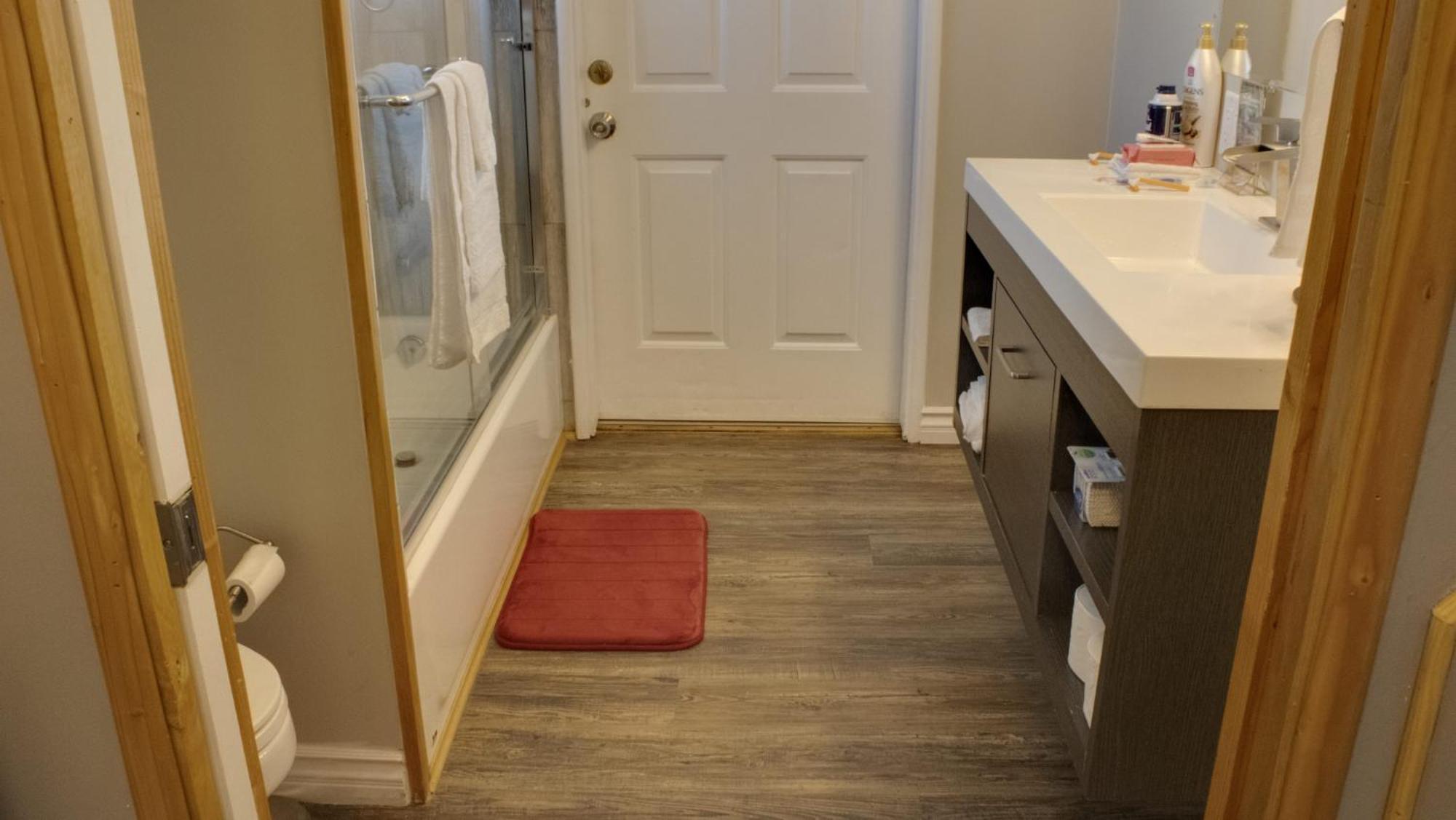 Private Home - Playground, Jumping Mat, Bbq, Darts, Firepit, Gazebo, 4 Smart Tvs, White Cotton Bedding, - The Redwood Cul-De Sac Beach Retreat 新奥尔良市 外观 照片