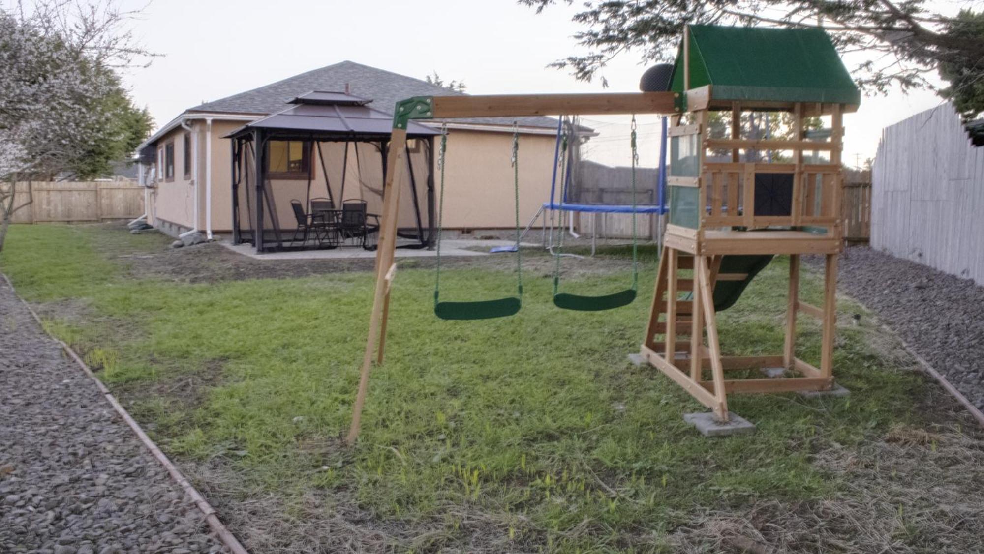 Private Home - Playground, Jumping Mat, Bbq, Darts, Firepit, Gazebo, 4 Smart Tvs, White Cotton Bedding, - The Redwood Cul-De Sac Beach Retreat 新奥尔良市 外观 照片