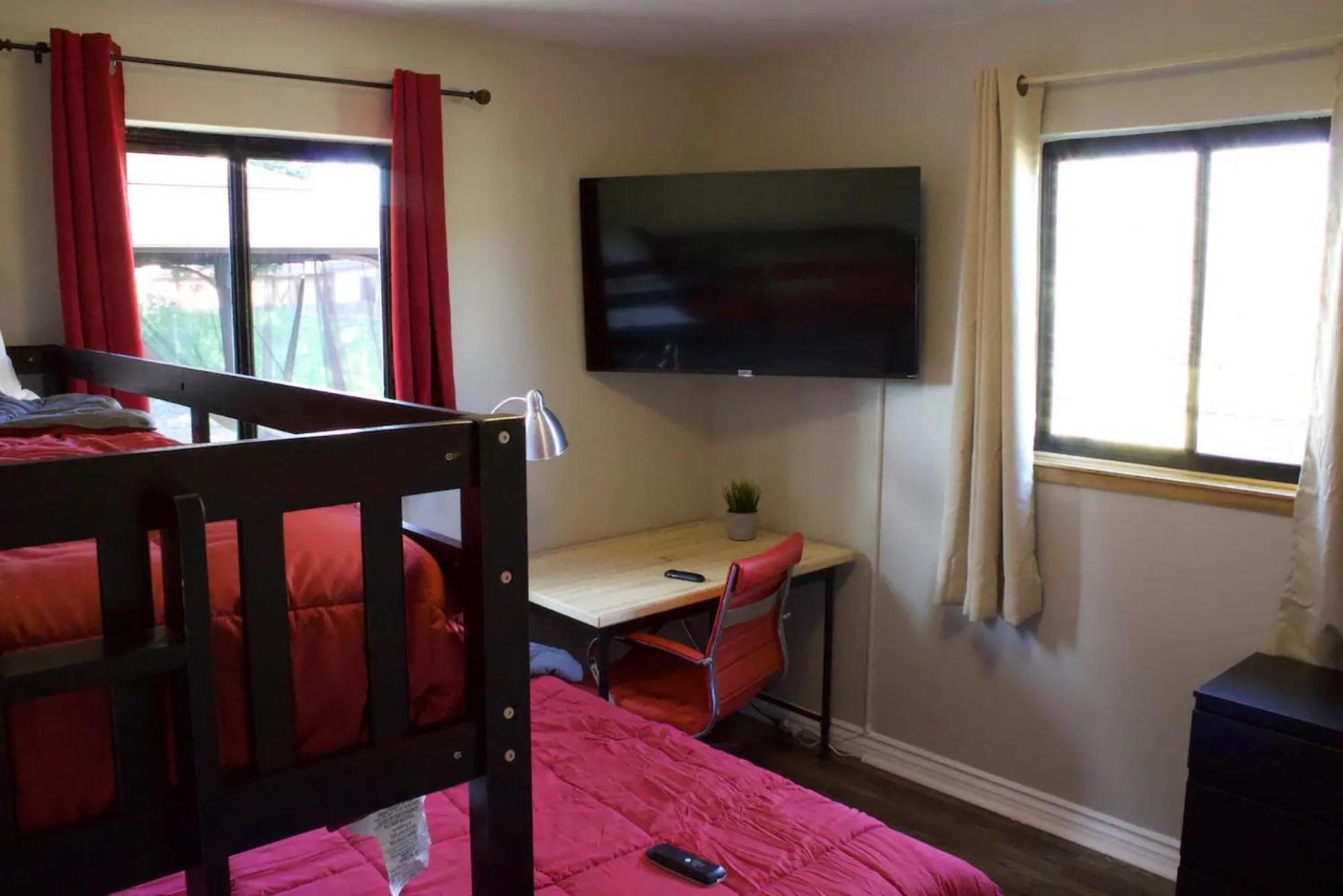 Private Home - Playground, Jumping Mat, Bbq, Darts, Firepit, Gazebo, 4 Smart Tvs, White Cotton Bedding, - The Redwood Cul-De Sac Beach Retreat 新奥尔良市 外观 照片