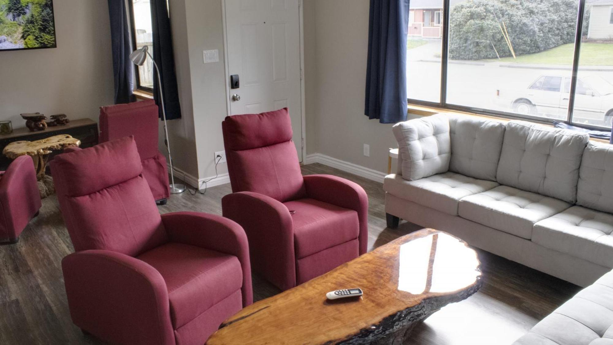 Private Home - Playground, Jumping Mat, Bbq, Darts, Firepit, Gazebo, 4 Smart Tvs, White Cotton Bedding, - The Redwood Cul-De Sac Beach Retreat 新奥尔良市 外观 照片